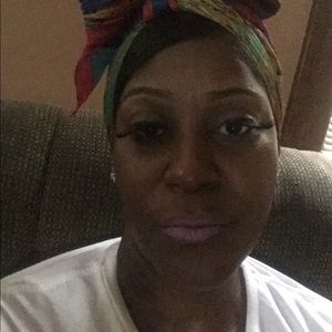 Meet your Posher, Aisha